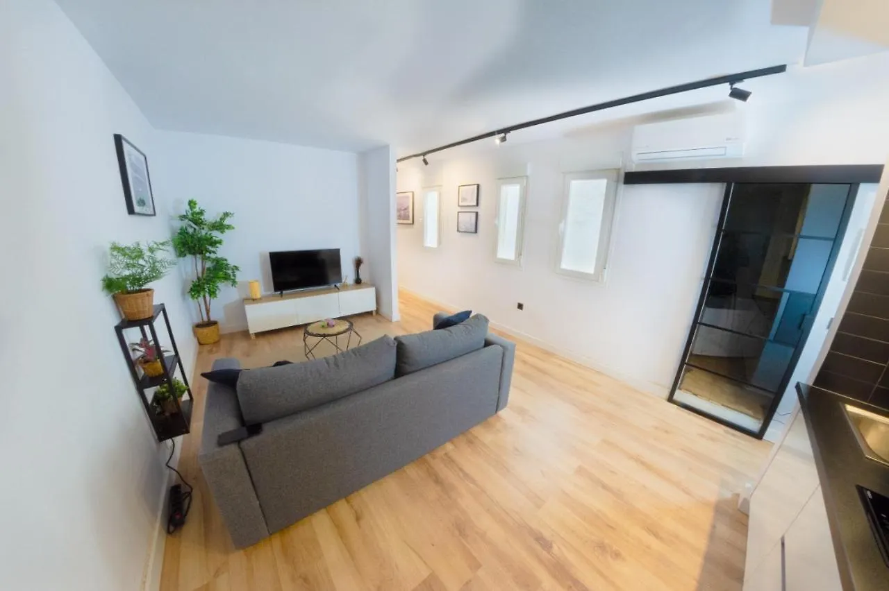Modern Haven For Urban Explorers By Rems Málaga